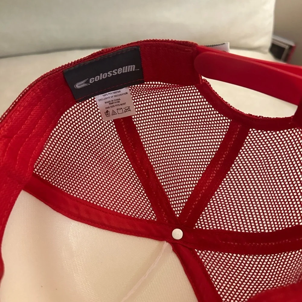 Colosseum bold trucker
